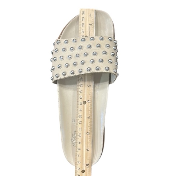 Vince Camuto Women's Kortlen Cream/ Off-White Leather Studded Slides Size 8 - Picture 13 of 13
